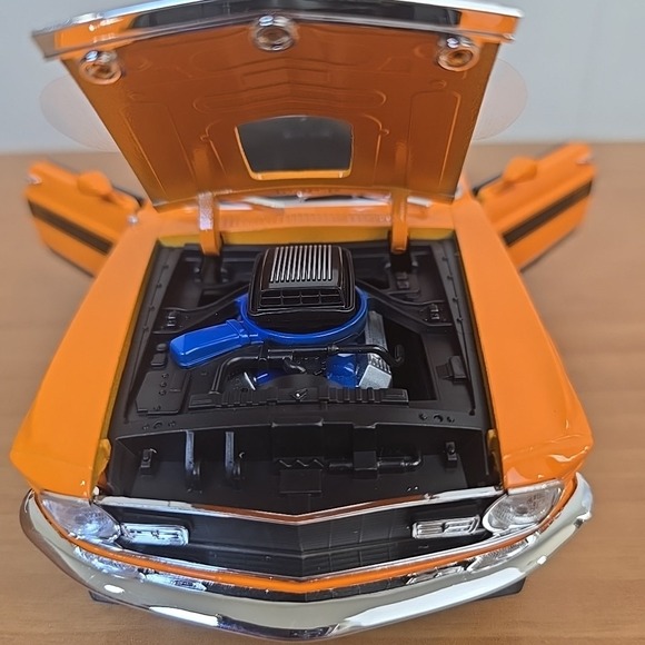 Maisto 1970 Ford Mustang Mach 1 Twister Special Diecast | Orange 1:18 Scale - Picture 2 of 13